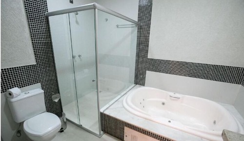 Deluxe Suite, City View