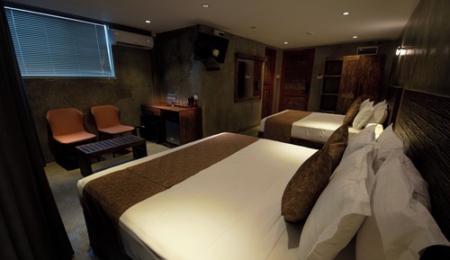 Deluxe Studio Suite, City View