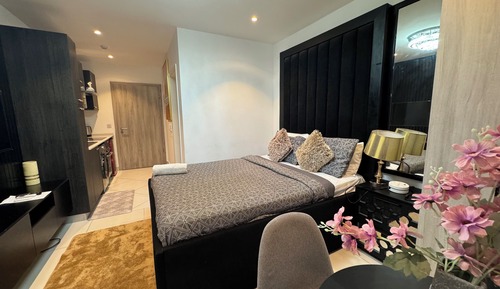 Deluxe Studio Suite, Courtyard View