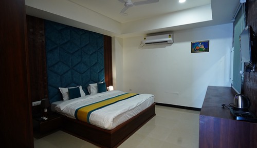 Deluxe Double Room, City View