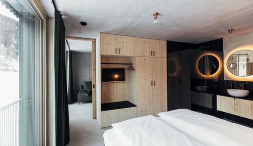 Deluxe Apartment