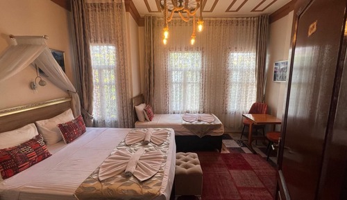 Standard Triple Room, City View