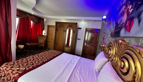 Deluxe Single Room, Partial Sea View