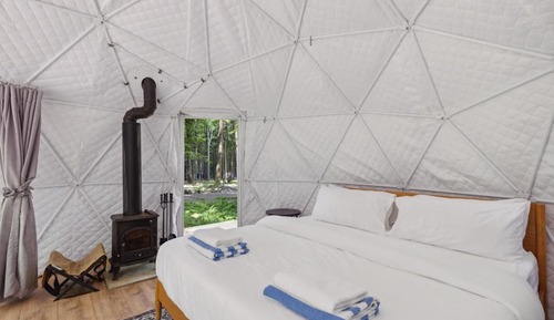 Premium Tent, 1 King Bed, Hot Tub