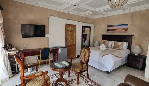 Superior Studio Suite, City View