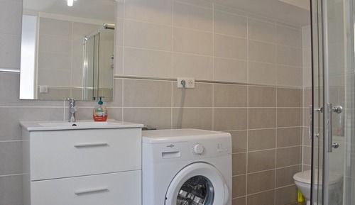 Classic Triple Room, Non Smoking, Private Bathroom