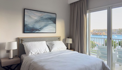 Senior Apartment, Sea View