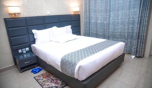 Single Room, City View