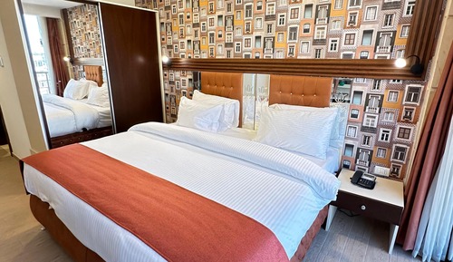 Comfort Twin Room, City View