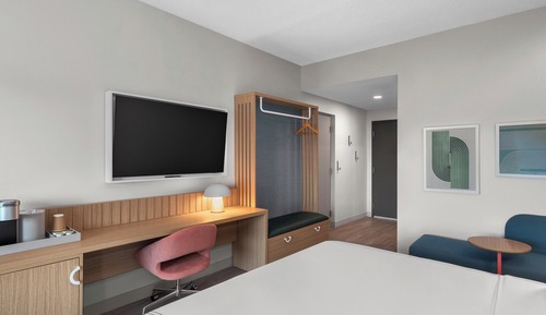Premium Room, 1 King Bed, Accessible, Non Smoking (Spin Bike)