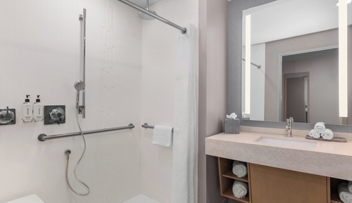 Premium Room, 2 Queen Beds, Roll-in Shower (Mobility)