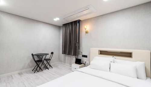 Standard Double Room, City View
