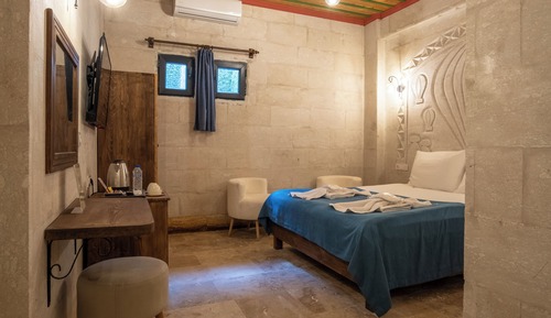 Economy Room