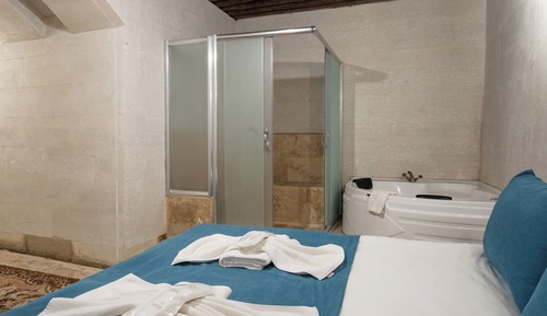 Royal Studio Suite