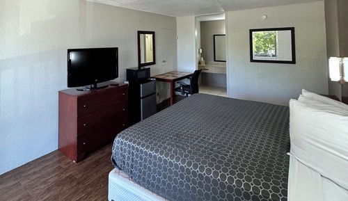 Deluxe Room, 1 King Bed, Smoking