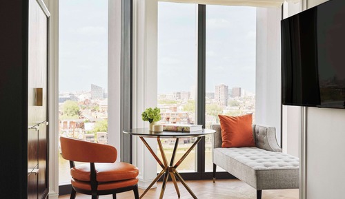 Room, 1 King Bed, River View, Corner