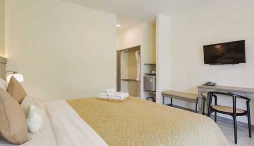 Deluxe Double Room, Pool Access