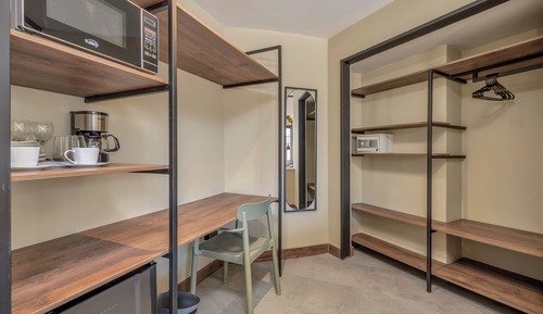 Loft (826)