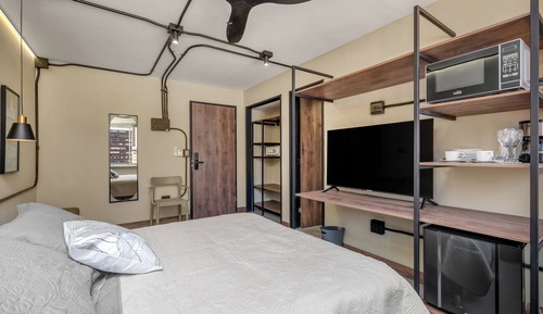 Loft (822)