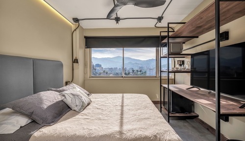 Loft (831)