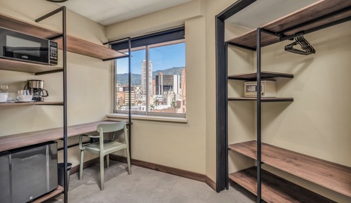 Loft (823)