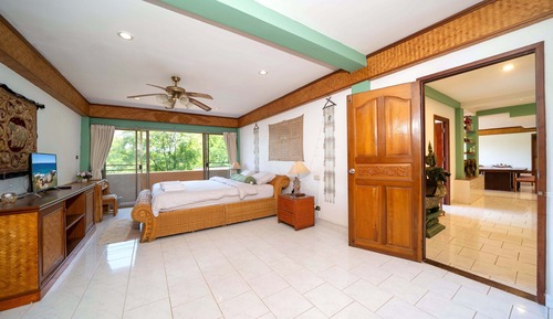 Traditional Apartment, 3 Bedrooms, Balcony, Garden View