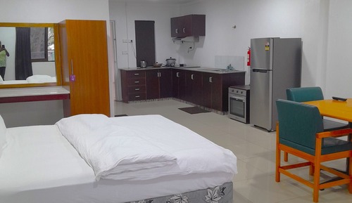 Standard Room, 1 King Bed, Courtyard View