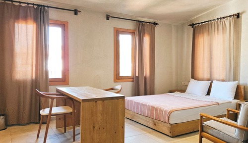 Superior Suite, Multiple Beds, Bathtub