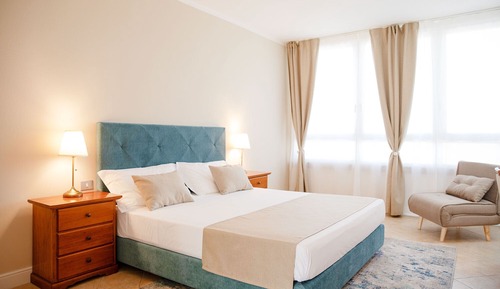 Design Quadruple Room, Hill View