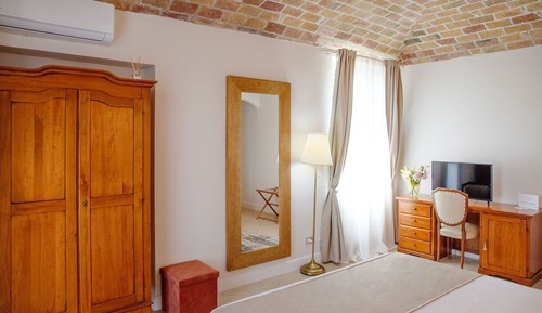 Honeymoon Room, Balcony, Garden View