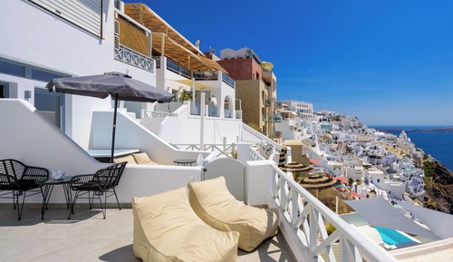 Deluxe Caldera View Suite with Outdoor Hot Tub