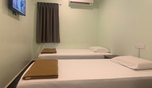 Room, 3 Bedrooms