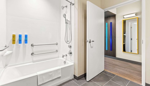 Room, 1 King Bed, Accessible, Bathtub
