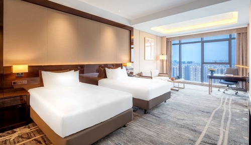 Luxury Twin Room, City View