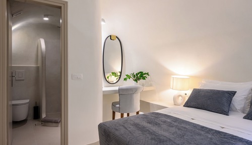 Family Two Bedroom Suite with Outdoor Jetted Tub