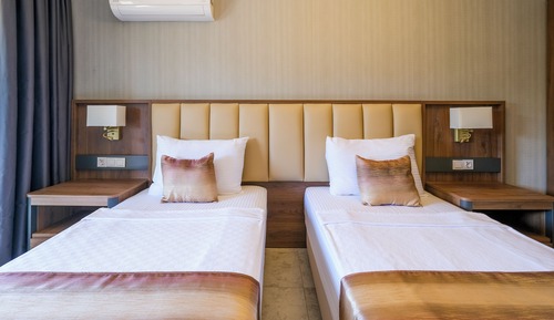 Suite, 2 Twin Beds, Non Smoking