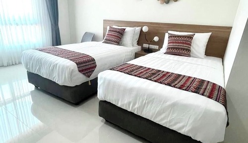 Standard Twin Room, City View