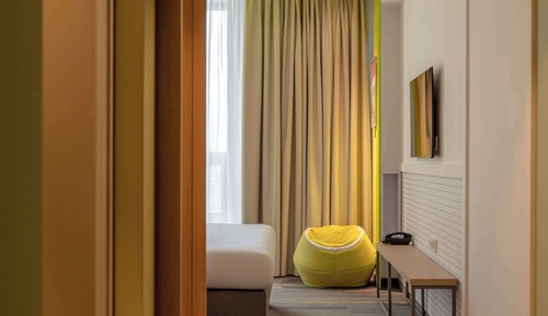 Standard Room, 1 Queen Bed