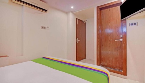 Deluxe Double or Twin Room, City View