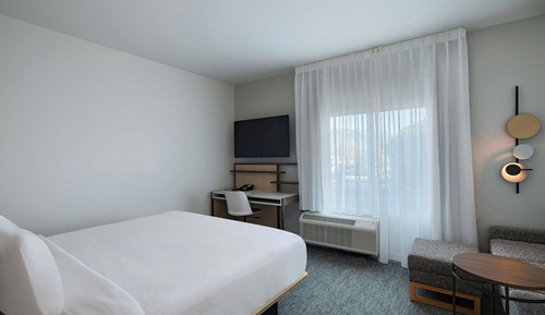 Studio, 1 King Bed with Sofa bed, Non Smoking (Mobility/Hearing Accessible, Tub)