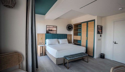Deluxe Room, 1 King Bed
