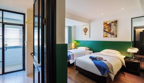 Superior Room, City View