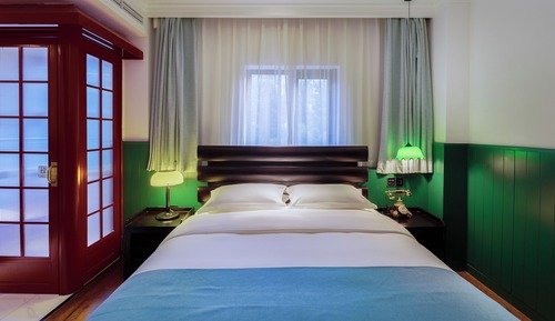 Basic Room, City View