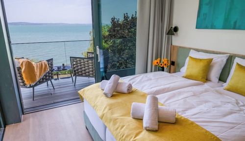 Deluxe Apartment, Lake View