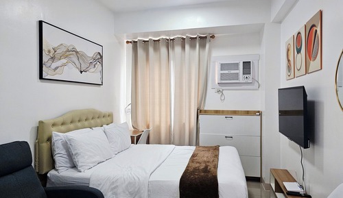 Standard Studio, 1 Queen Bed, City View