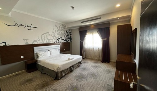 Junior Studio Suite