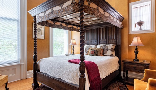 Grand Room, 1 Queen Bed, Non Smoking, Private Bathroom