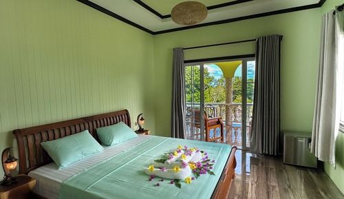 Comfort Villa, 3 Bedrooms, Partial Ocean View