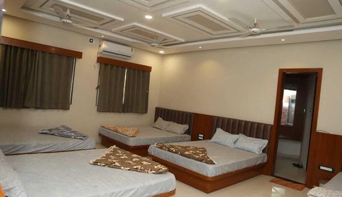Deluxe Dormitory Room