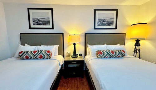 Deluxe Room, 2 Queen Beds, Non Smoking, Refrigerator & Microwave